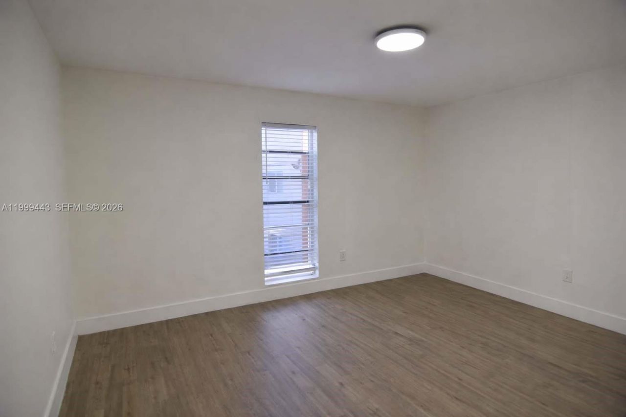 6780 W 2nd Ct, Unit 212, Hialeah, FL 33012 Photo