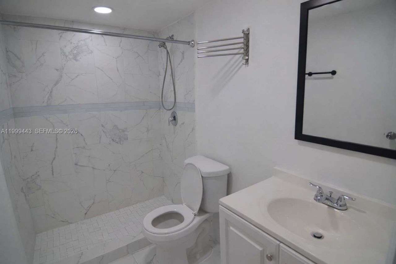 6780 W 2nd Ct, Unit 212, Hialeah, FL 33012 Photo