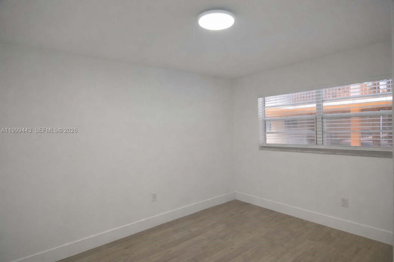 6780 W 2nd Ct, Unit 212, Hialeah, FL 33012 Photo