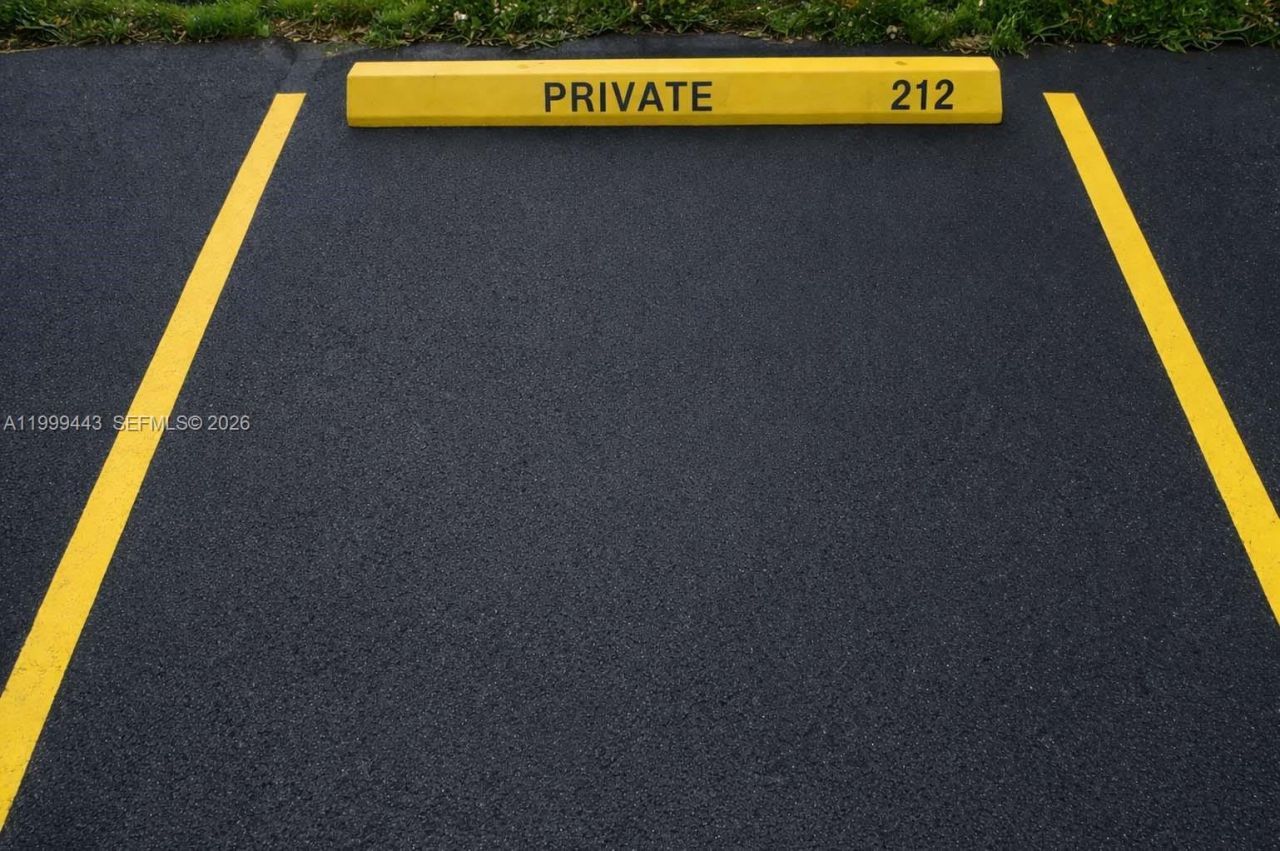 6780 W 2nd Ct, Unit 212, Hialeah, FL 33012 Photo