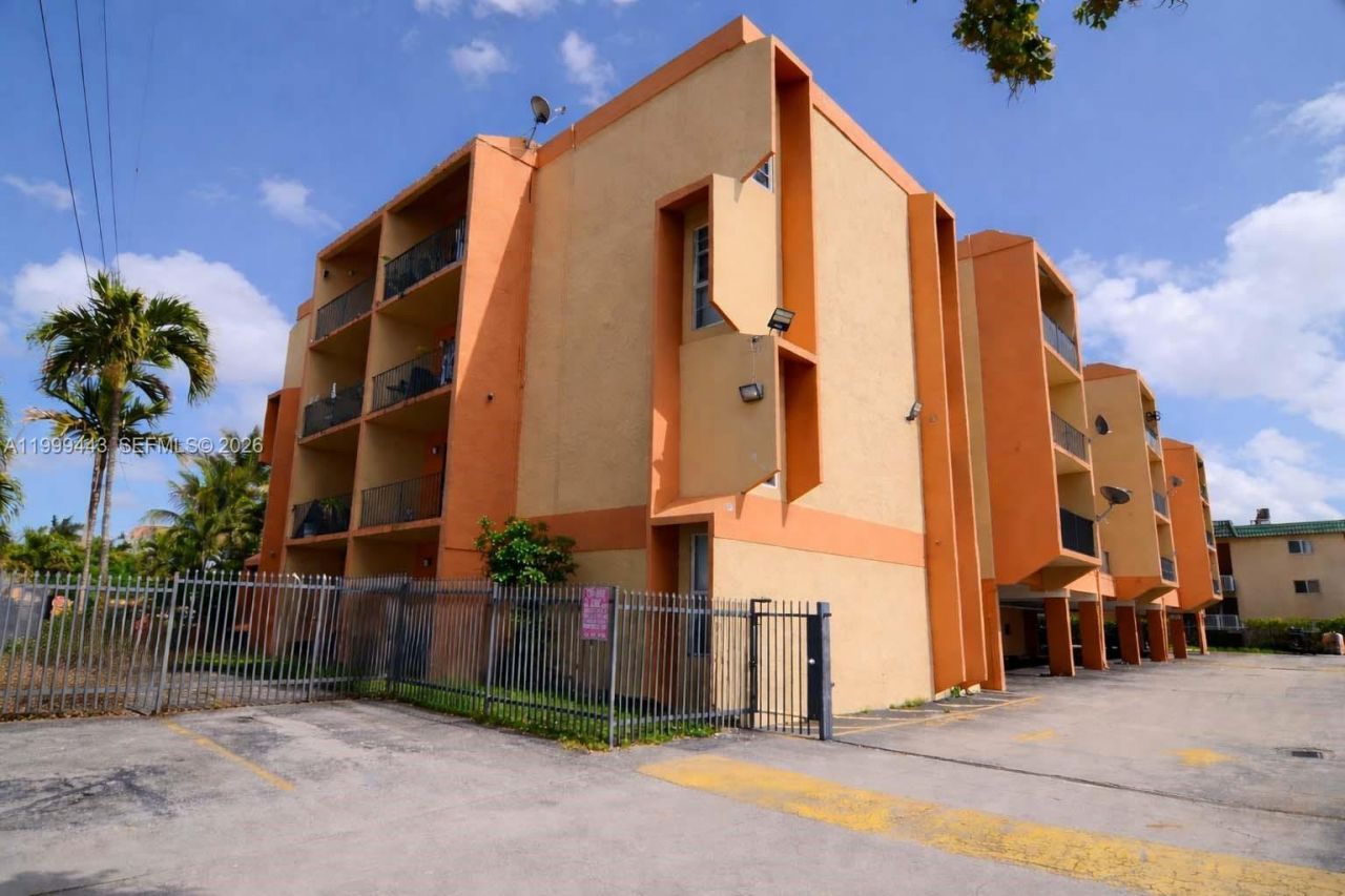6780 W 2nd Ct, Unit 212, Hialeah, FL 33012 Photo