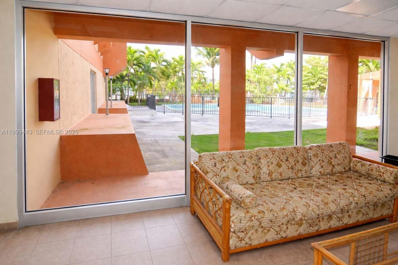 6780 W 2nd Ct, Unit 212, Hialeah, FL 33012 Photo