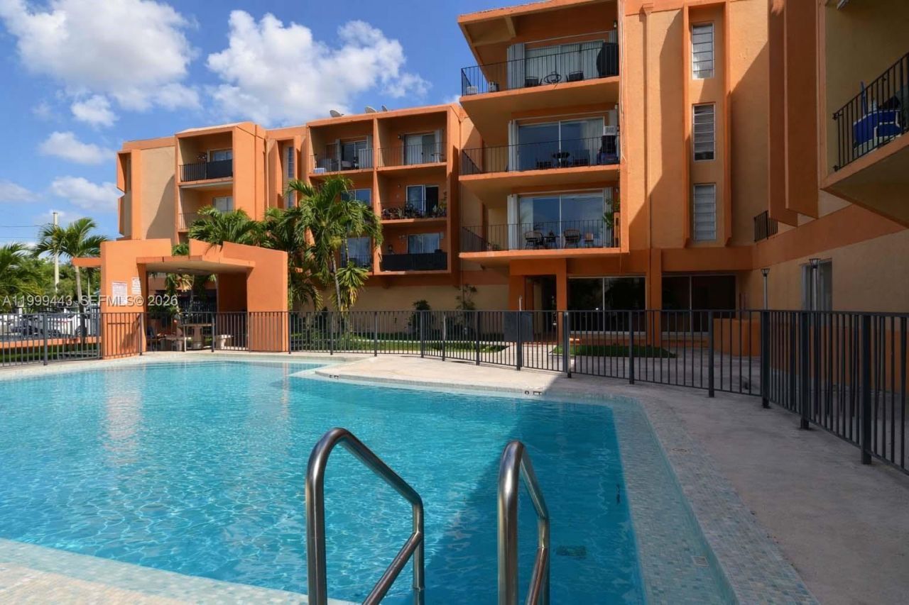 6780 W 2nd Ct, Unit 212, Hialeah, FL 33012 Photo