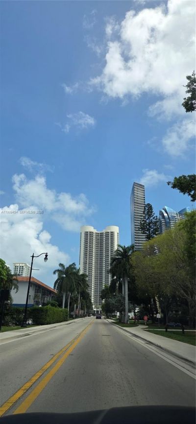 210 172nd St , Unit 127, Sunny Isles Beach, FL 33160 Photo
