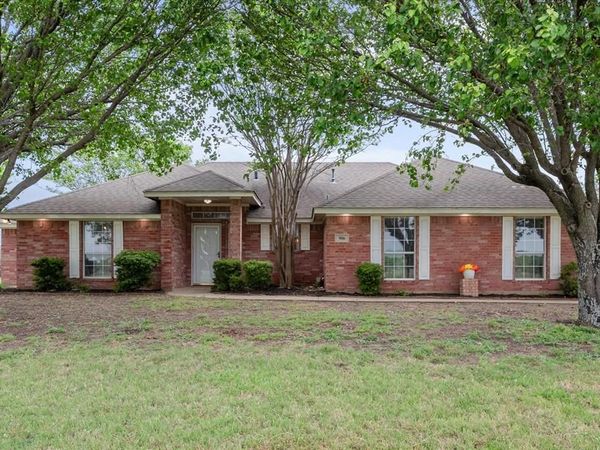 906 S Ward Street, Italy, TX 76651