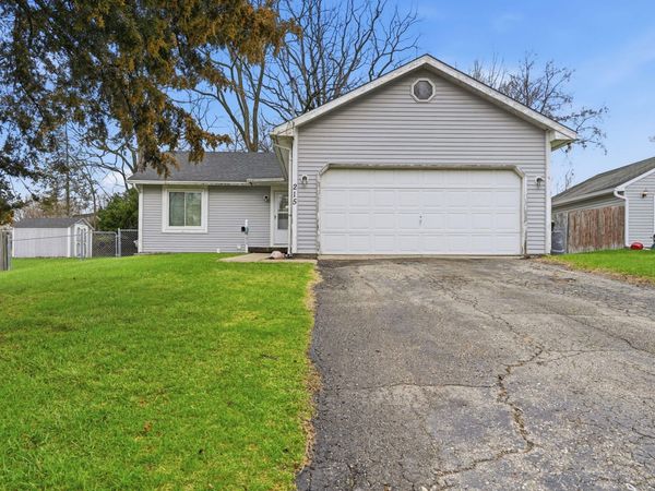 215 3rd Street, Fenton, MI 48430