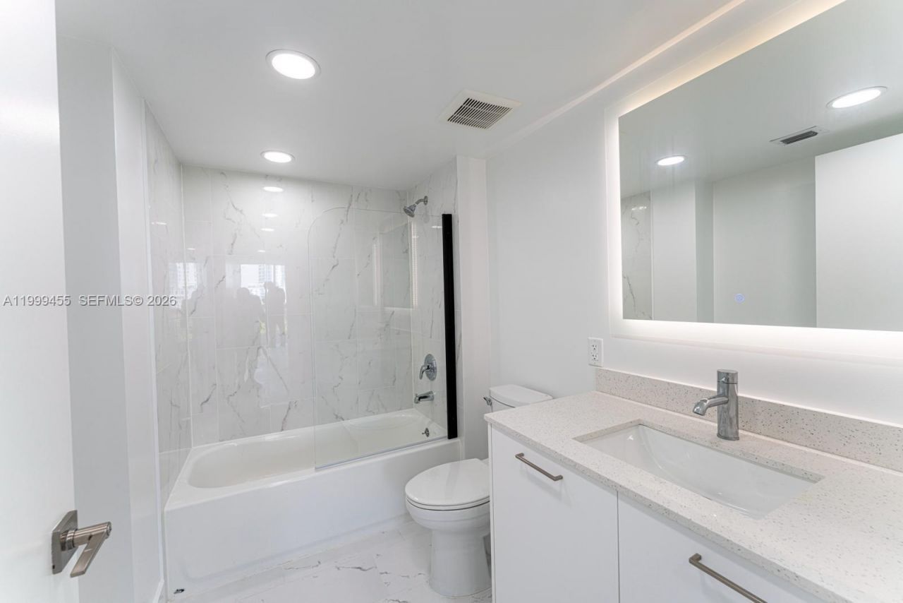 1850 Monroe St , Unit 410, Hollywood, FL 33020 Photo