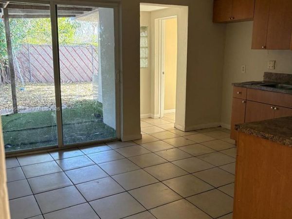 1384 NW 27th St, Unit 1382, Miami, FL 33142