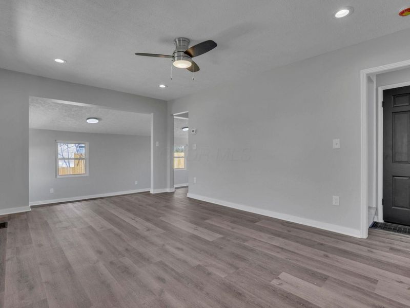 4596 Glenmawr Avenue , Columbus, OH 43224 Photo 10