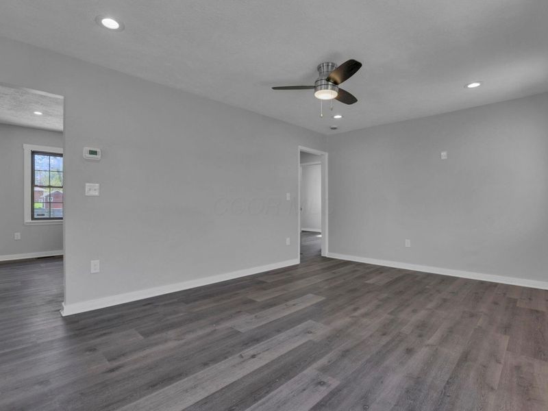 4596 Glenmawr Avenue , Columbus, OH 43224 Photo 11