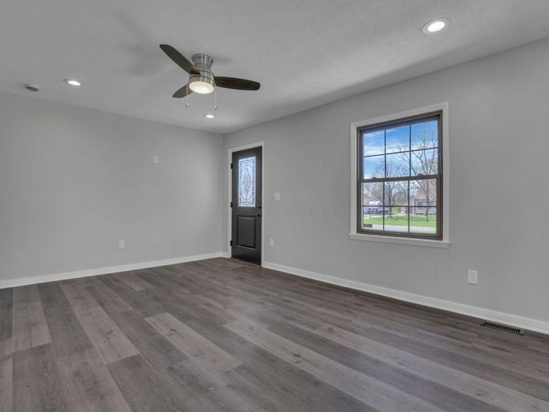 4596 Glenmawr Avenue , Columbus, OH 43224 Photo 12