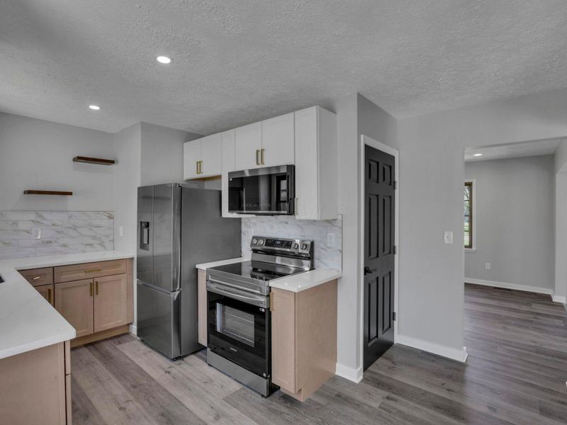 4596 Glenmawr Avenue , Columbus, OH 43224 Photo 14