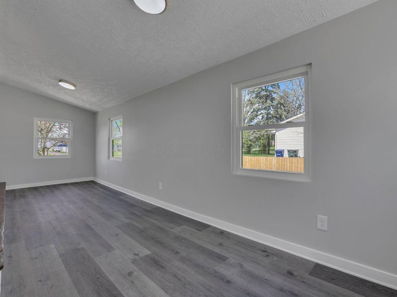 4596 Glenmawr Avenue , Columbus, OH 43224 Photo 18