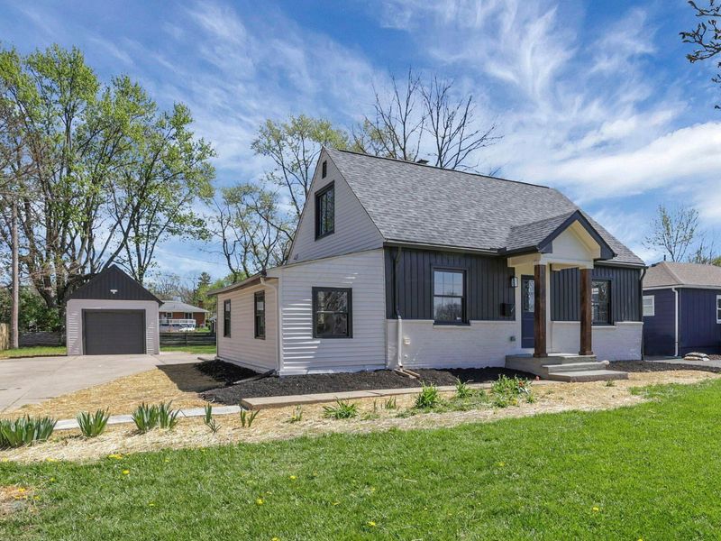 4596 Glenmawr Avenue , Columbus, OH 43224 Photo 2