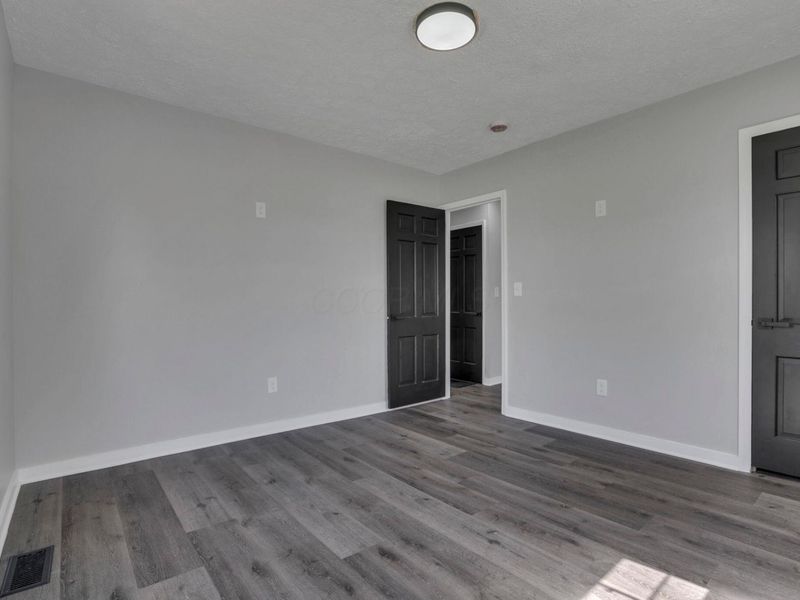 4596 Glenmawr Avenue , Columbus, OH 43224 Photo 22