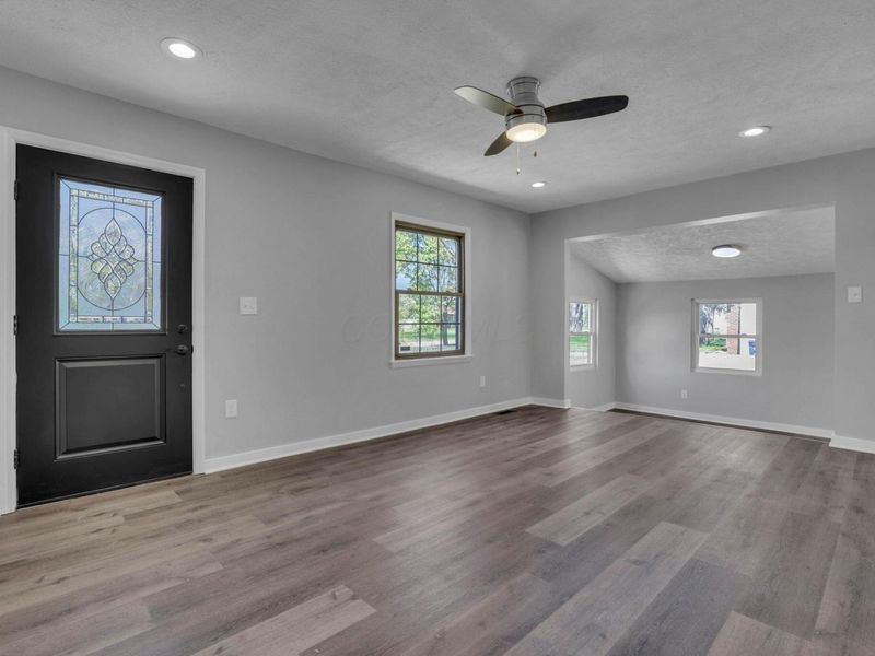 4596 Glenmawr Avenue , Columbus, OH 43224 Photo 9