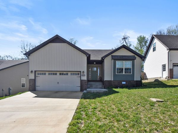 1217 Cardinal Creek Drive , Clarksville, TN 37040