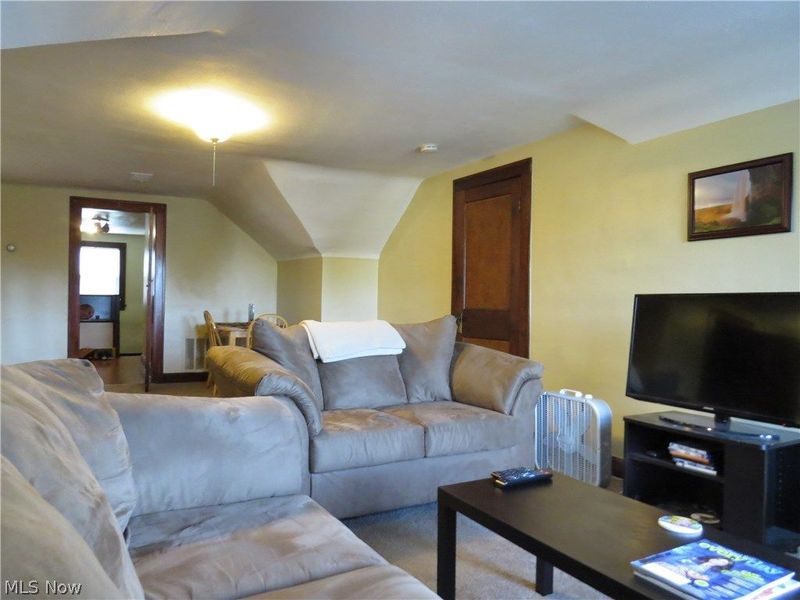 13513 Clifton Boulevard , Unit 3, Lakewood, OH 44107 Photo 4