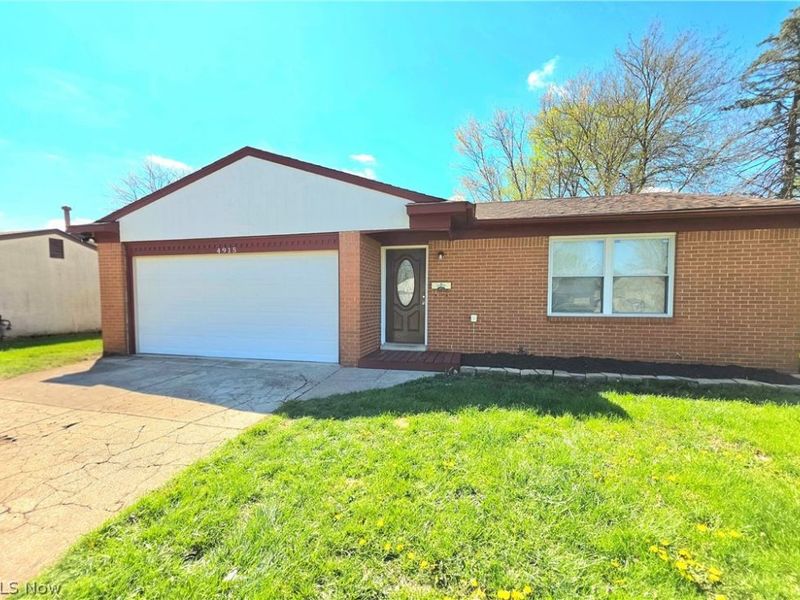 4915 Kresge Drive , Columbus, OH 43232 Photo 2