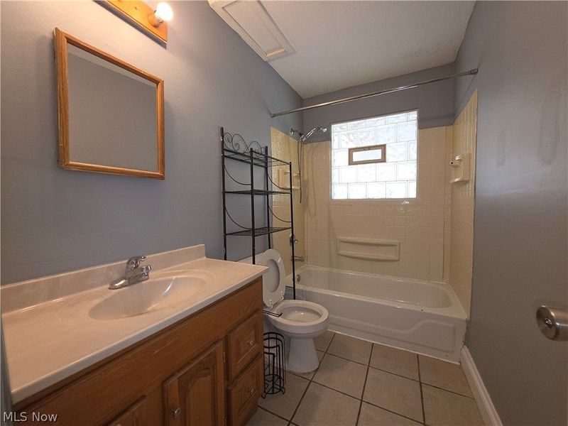 4915 Kresge Drive , Columbus, OH 43232 Photo 25