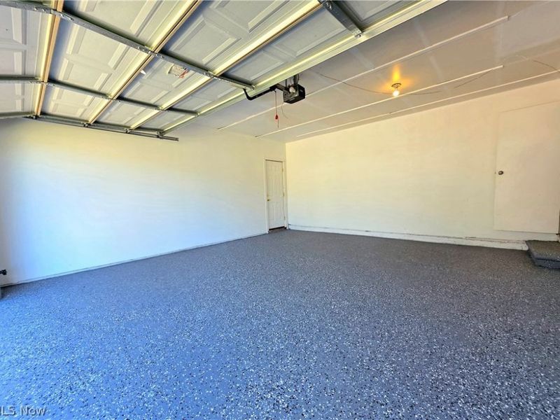 4915 Kresge Drive , Columbus, OH 43232 Photo 4