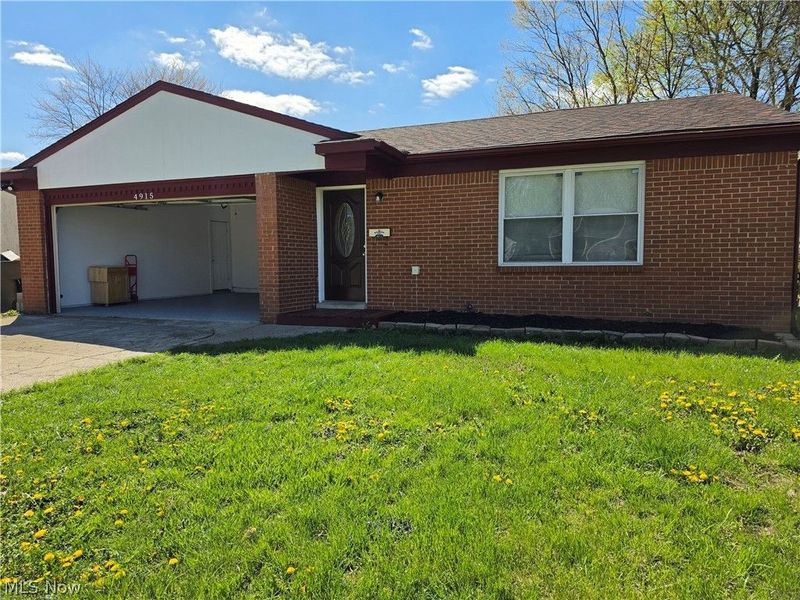 4915 Kresge Drive , Columbus, OH 43232 Photo 5