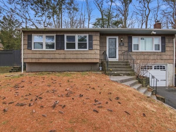 14 Narcissus Road, Rocky Point, NY 11778