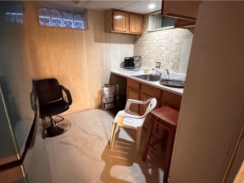 19513 Beverly Avenue , Maple Heights, OH 44137 Photo 23