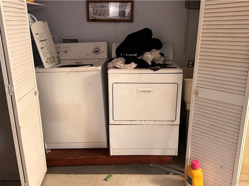 19513 Beverly Avenue , Maple Heights, OH 44137 Photo 26