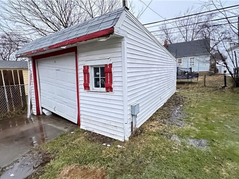 19513 Beverly Avenue , Maple Heights, OH 44137 Photo 6