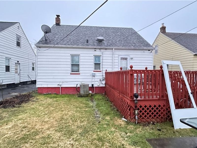 19513 Beverly Avenue , Maple Heights, OH 44137 Photo 7