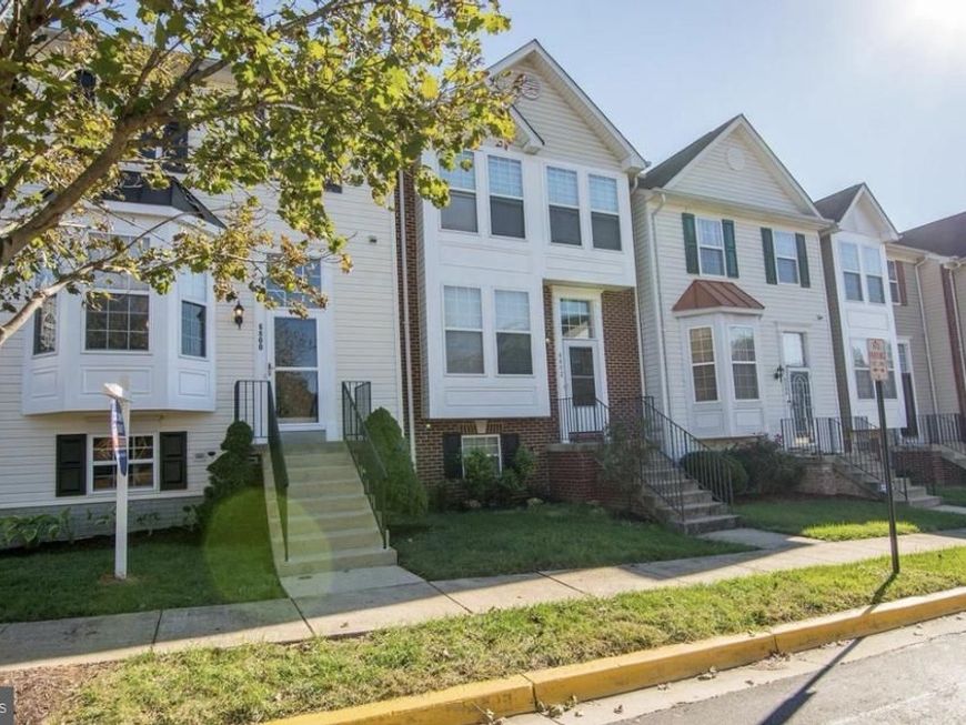 8800 Community Square Lane, Upper Marlboro, MD 20772 Main Photo