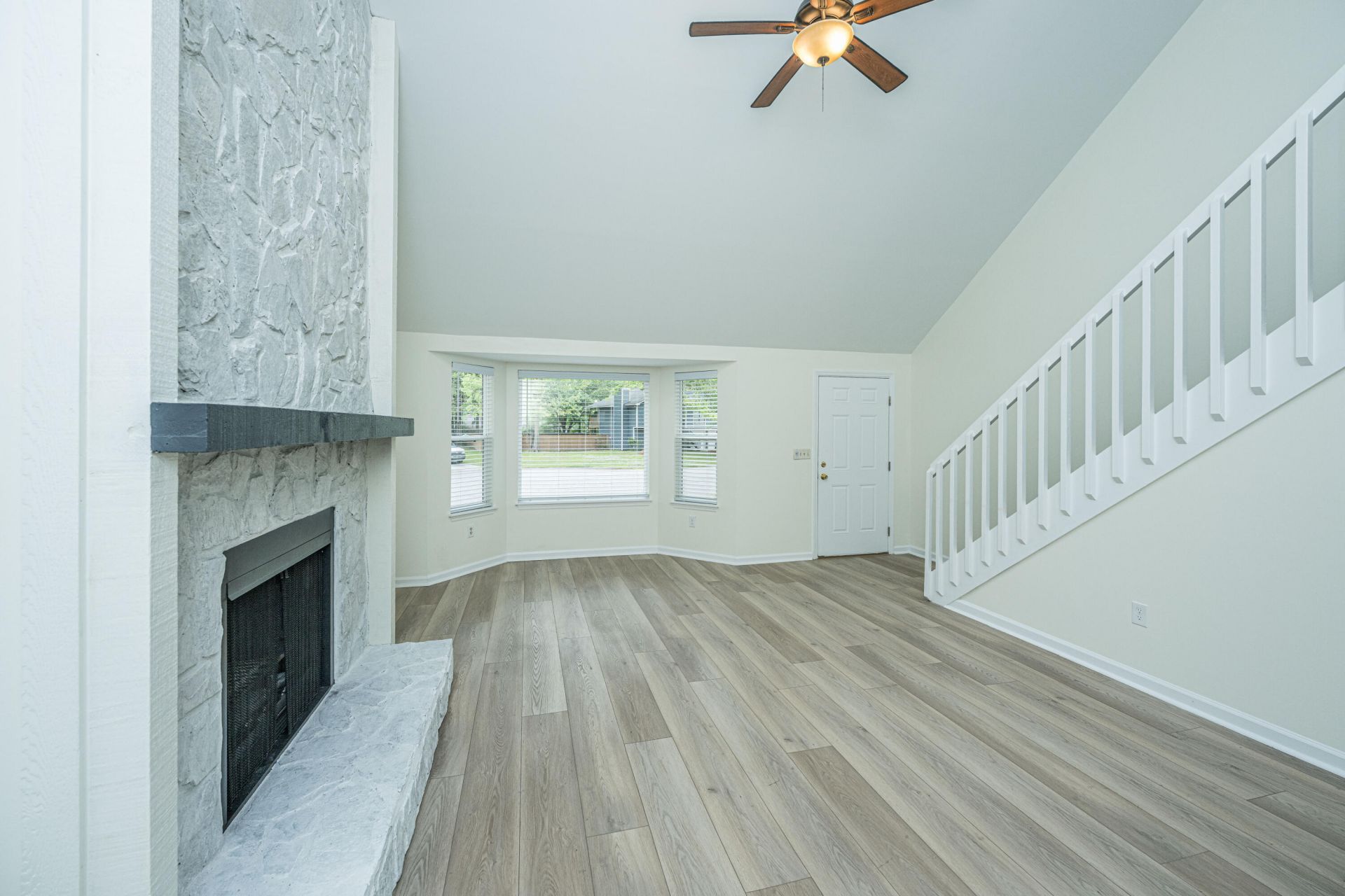 12 Inverary Court Photo 14