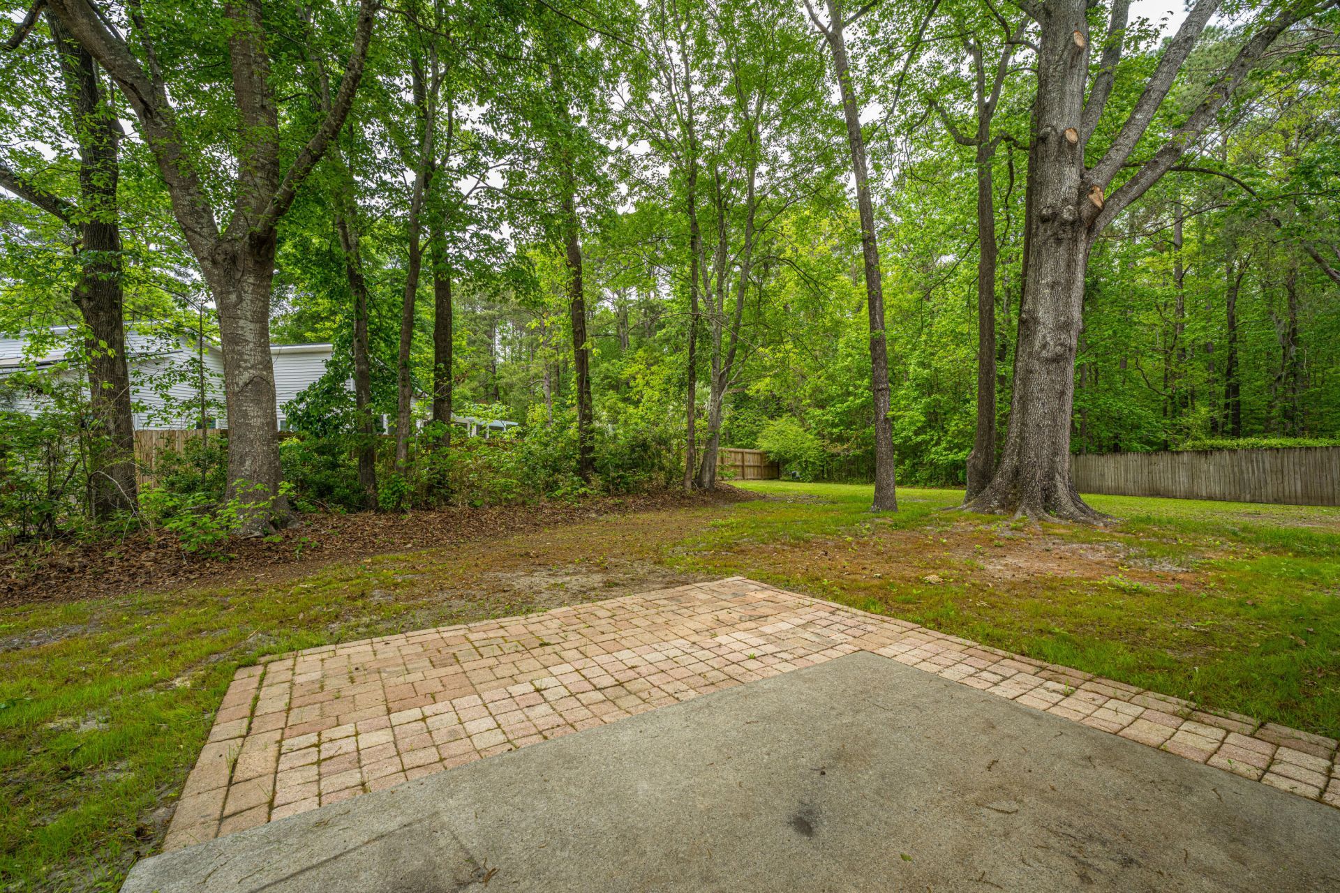 12 Inverary Court Photo 32