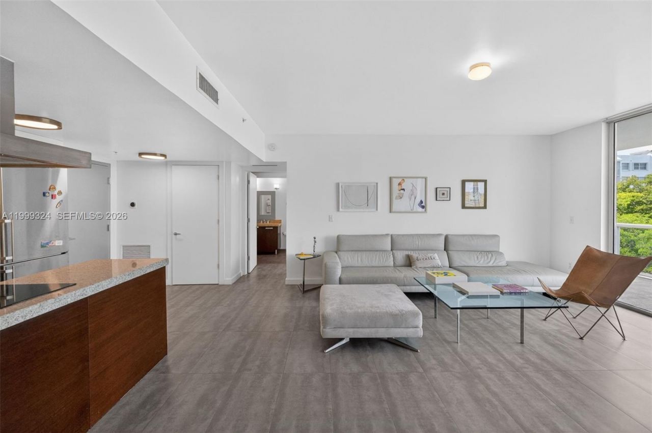 720 NE 62nd St, Unit 404, Miami, FL 33138 Photo