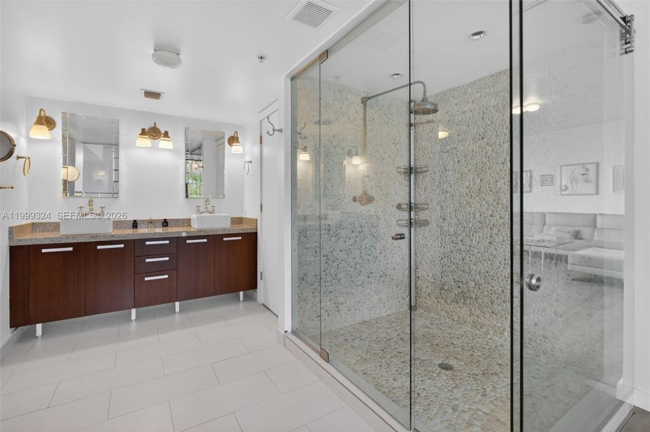 720 NE 62nd St, Unit 404, Miami, FL 33138 Photo