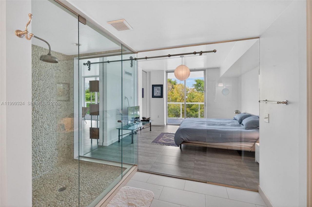 720 NE 62nd St, Unit 404, Miami, FL 33138 Photo