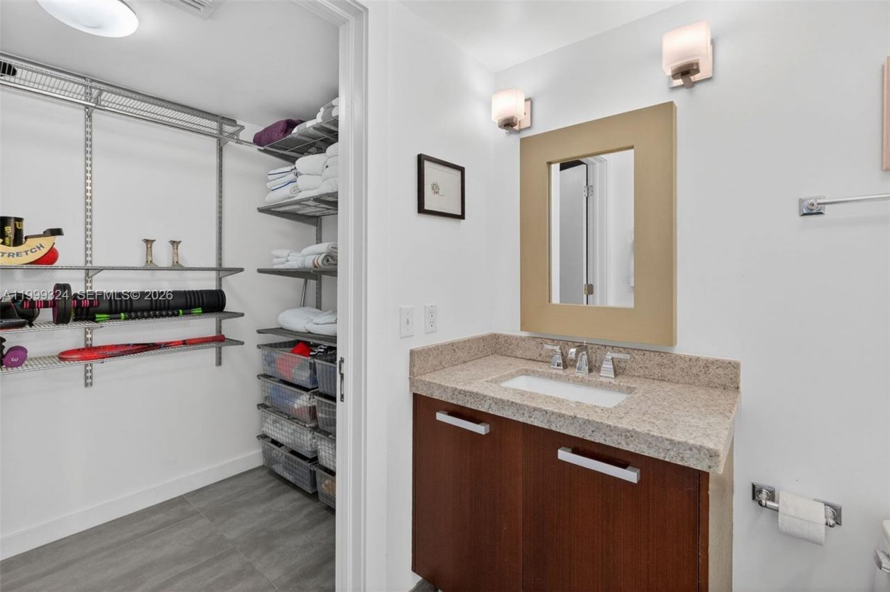 720 NE 62nd St, Unit 404, Miami, FL 33138 Photo