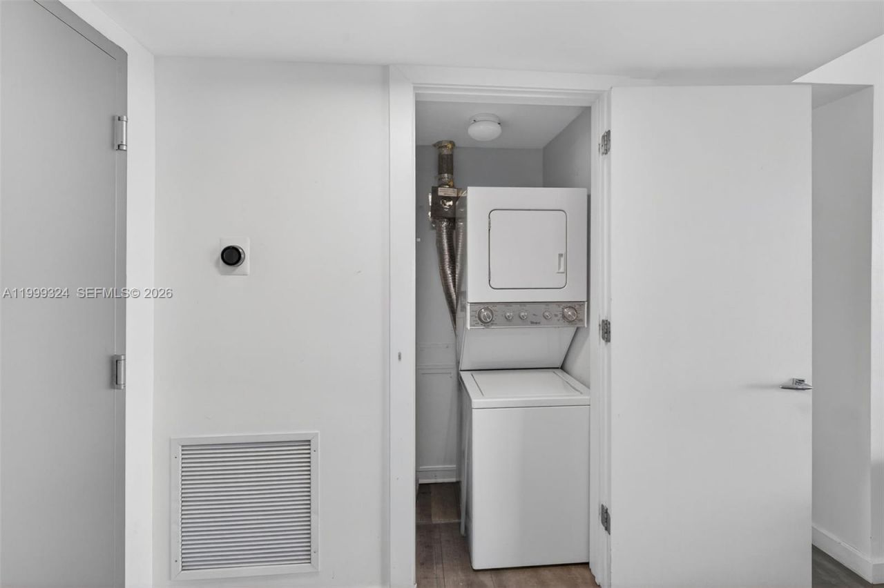 720 NE 62nd St, Unit 404, Miami, FL 33138 Photo