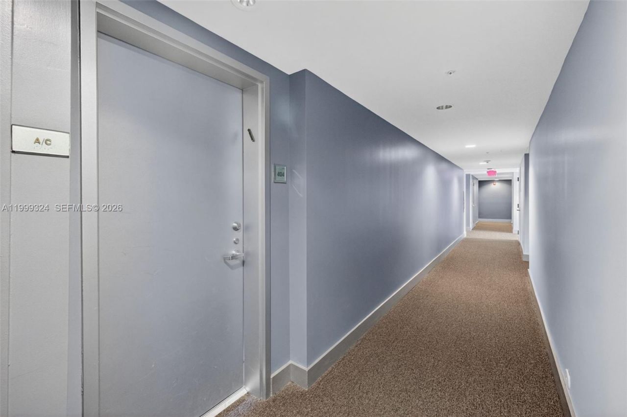 720 NE 62nd St, Unit 404, Miami, FL 33138 Photo