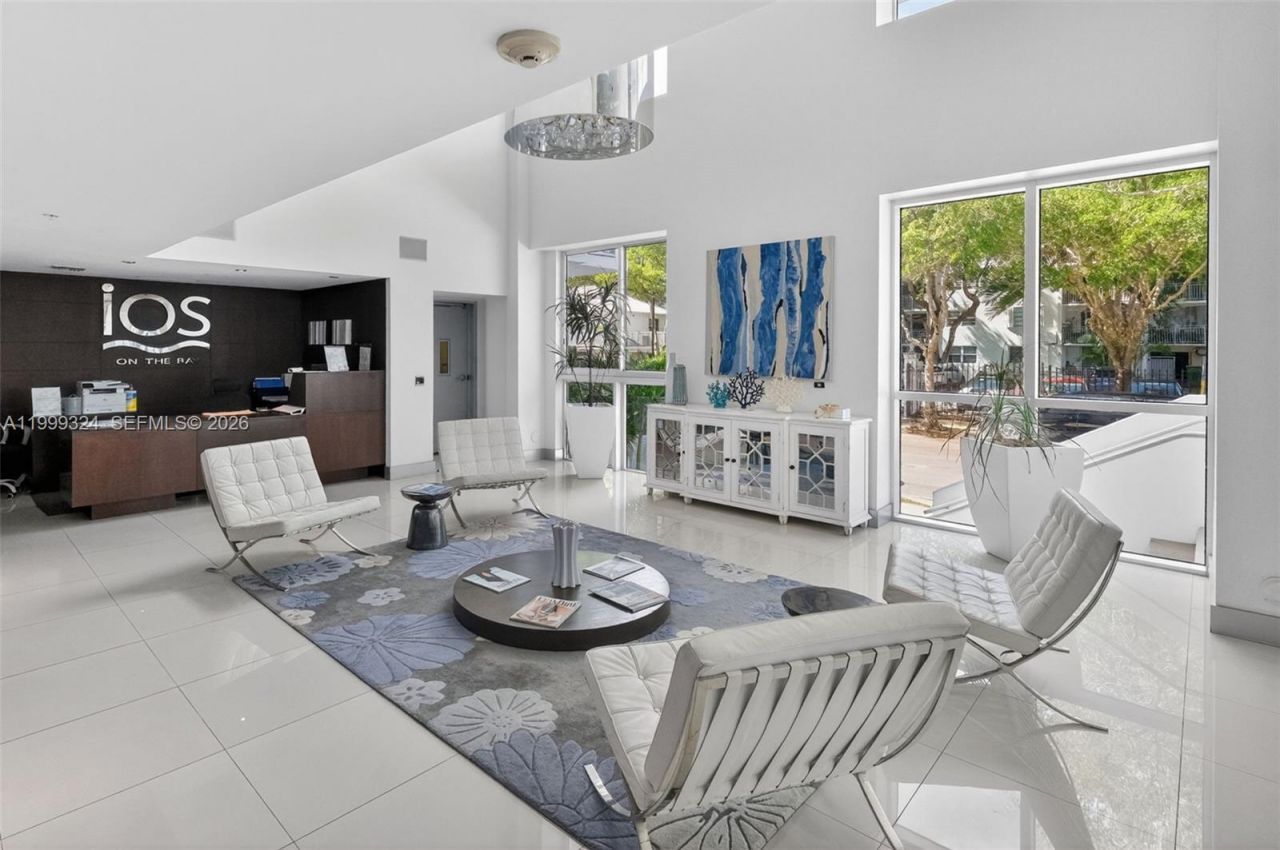 720 NE 62nd St, Unit 404, Miami, FL 33138 Photo