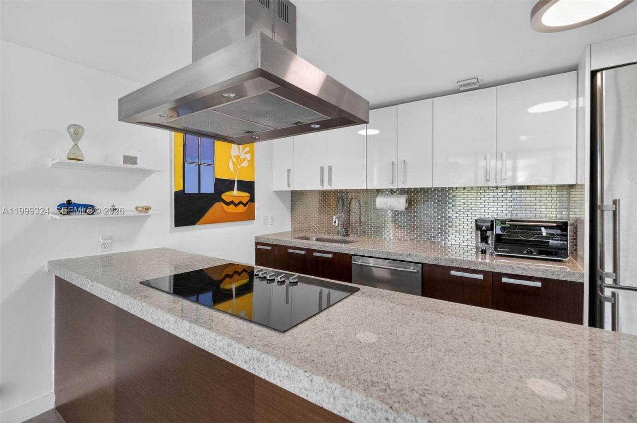 720 NE 62nd St, Unit 404, Miami, FL 33138 Photo