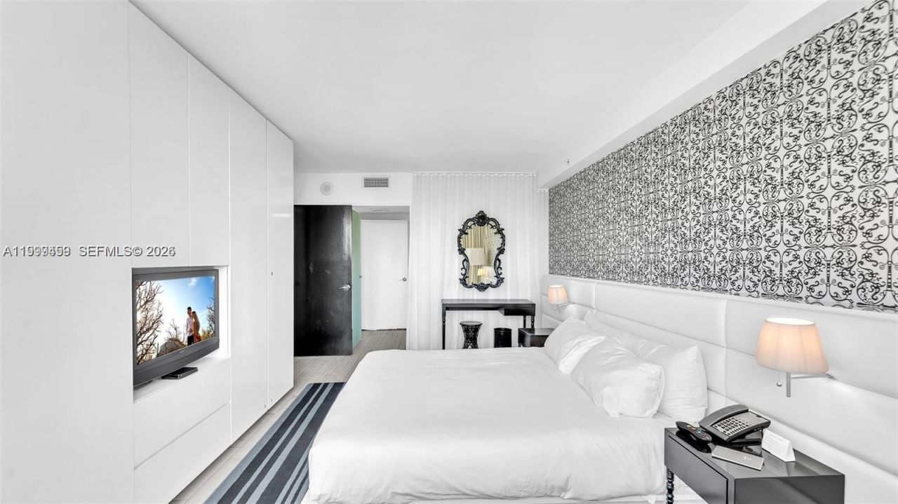 1100 West Ave, Unit 409, Miami Beach, FL 33139 Photo