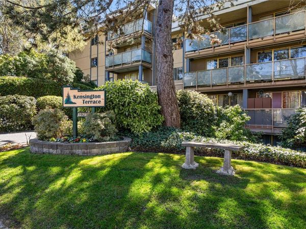 1025 Inverness Rd , Unit 209, Saanich, BC V8X 2S2