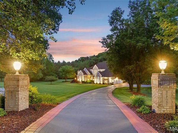 8501 DuPont Lane, Belleville, IL 62223