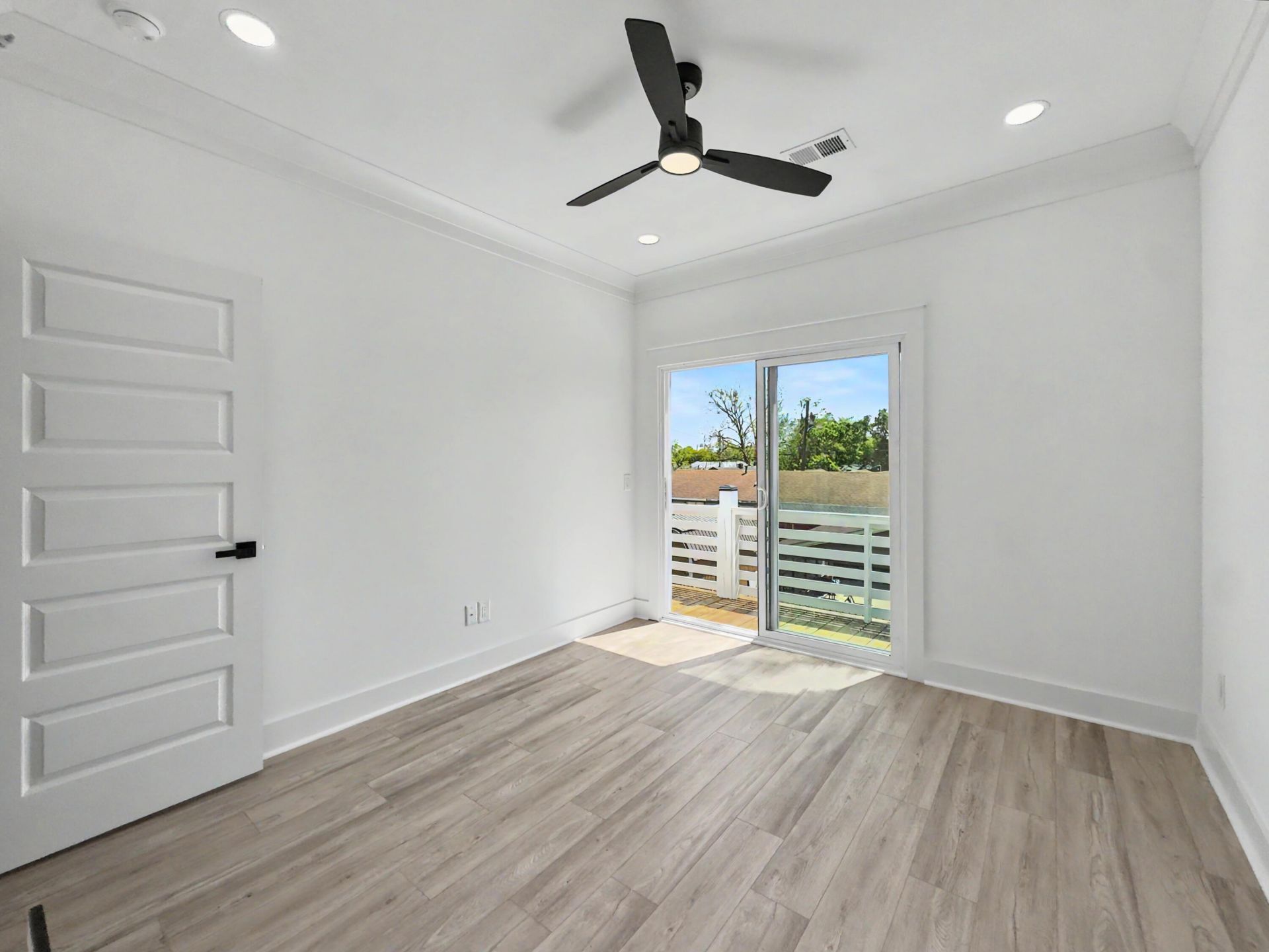 1985 Delaware Avenue Photo 28