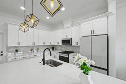 1985 Delaware Avenue photo 4