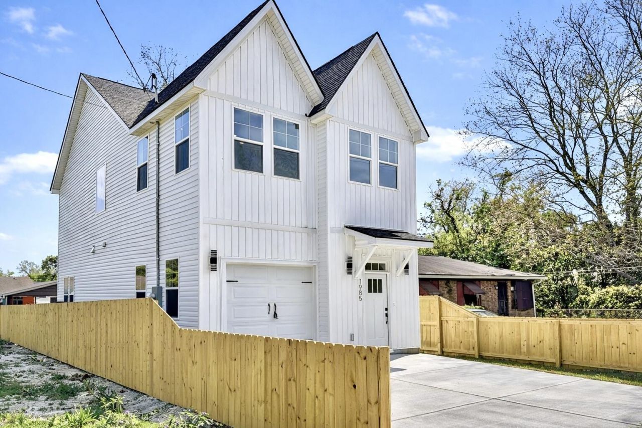 1985 Delaware Avenue Photo 35