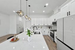 1985 Delaware Avenue photo 4