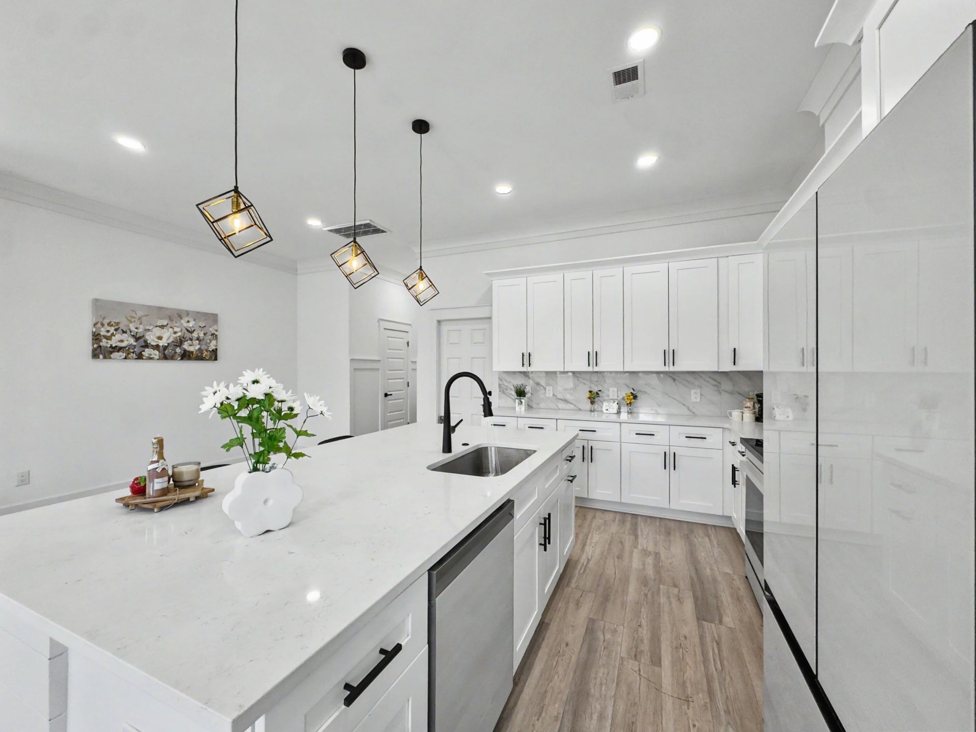 1985 Delaware Avenue Photo 5